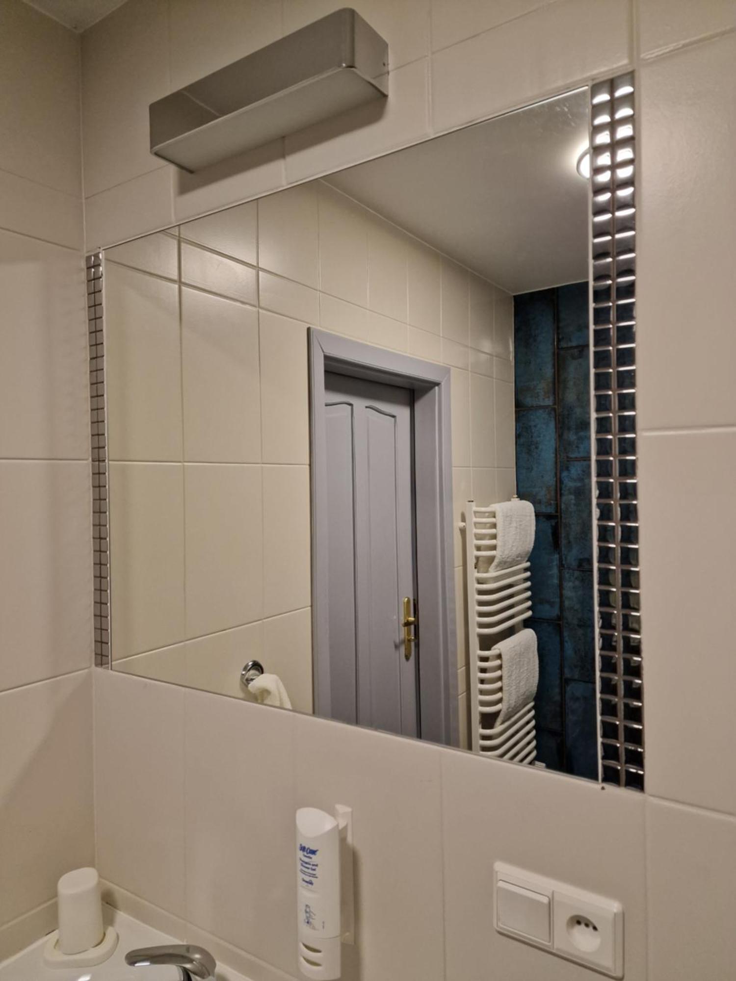 Hotel Podroznik Koszuty Экстерьер фото
