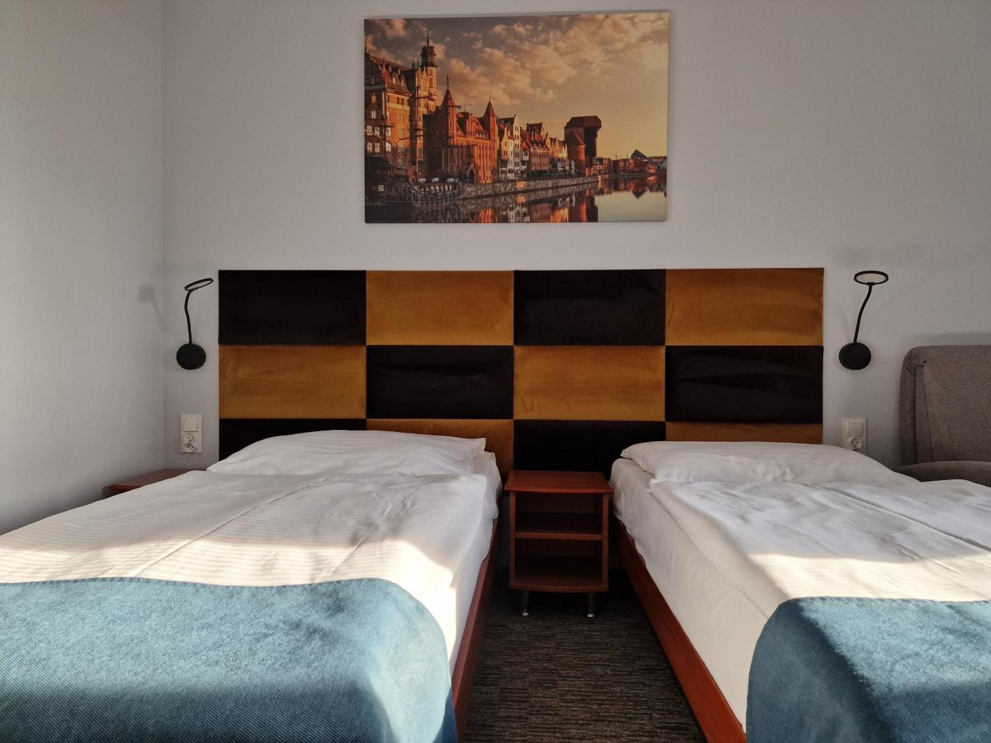 Hotel Podroznik Koszuty Экстерьер фото
