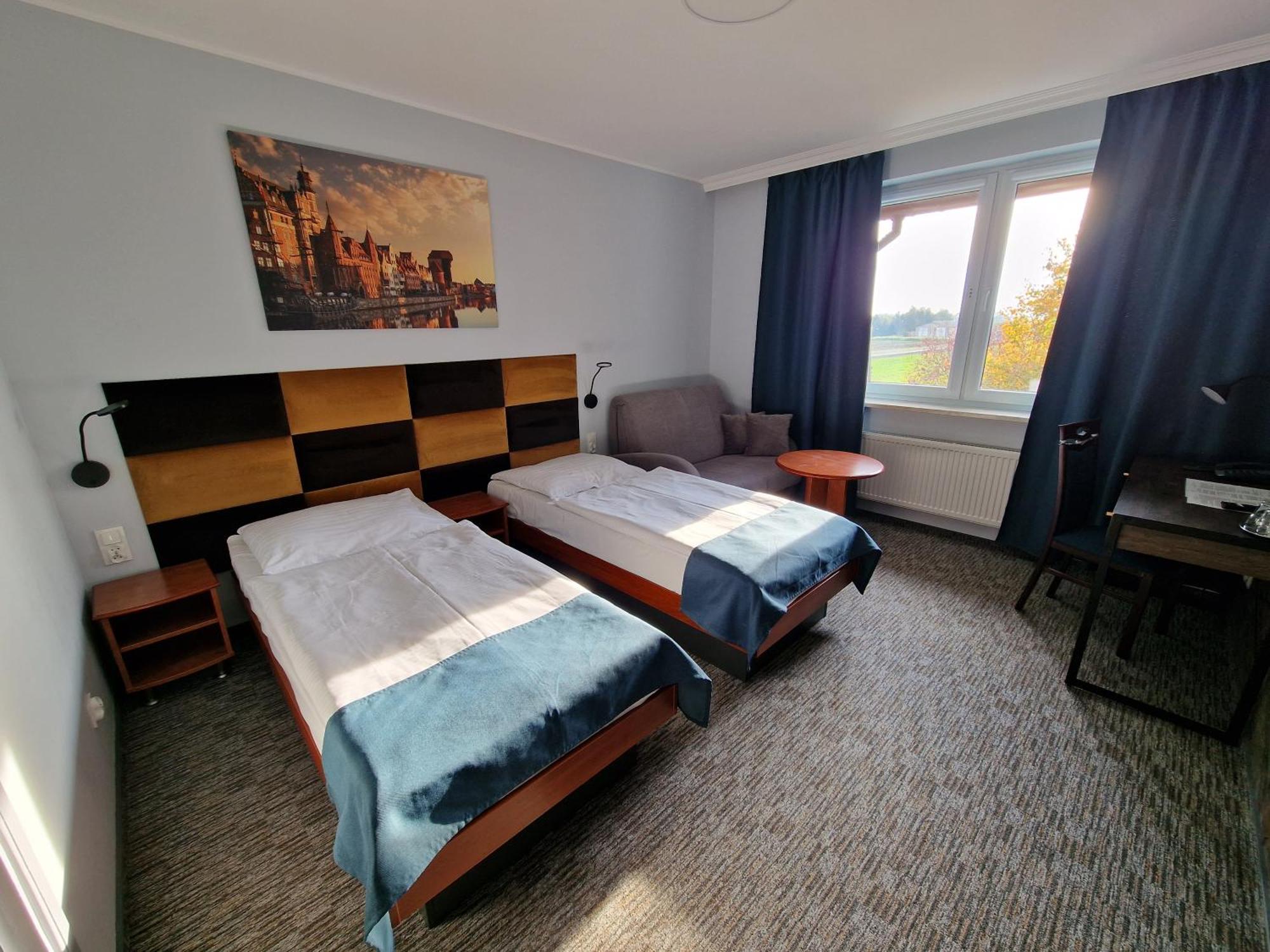 Hotel Podroznik Koszuty Экстерьер фото
