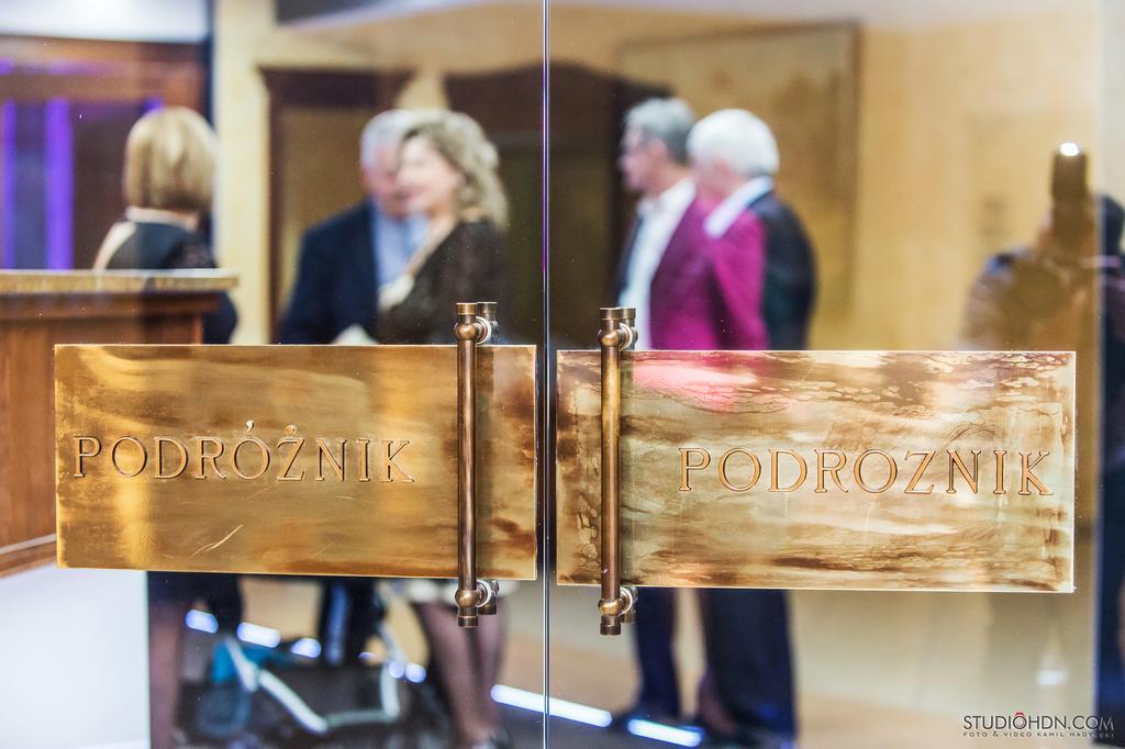 Hotel Podroznik Koszuty Экстерьер фото